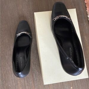 Covington Women's Elegant Black Flats